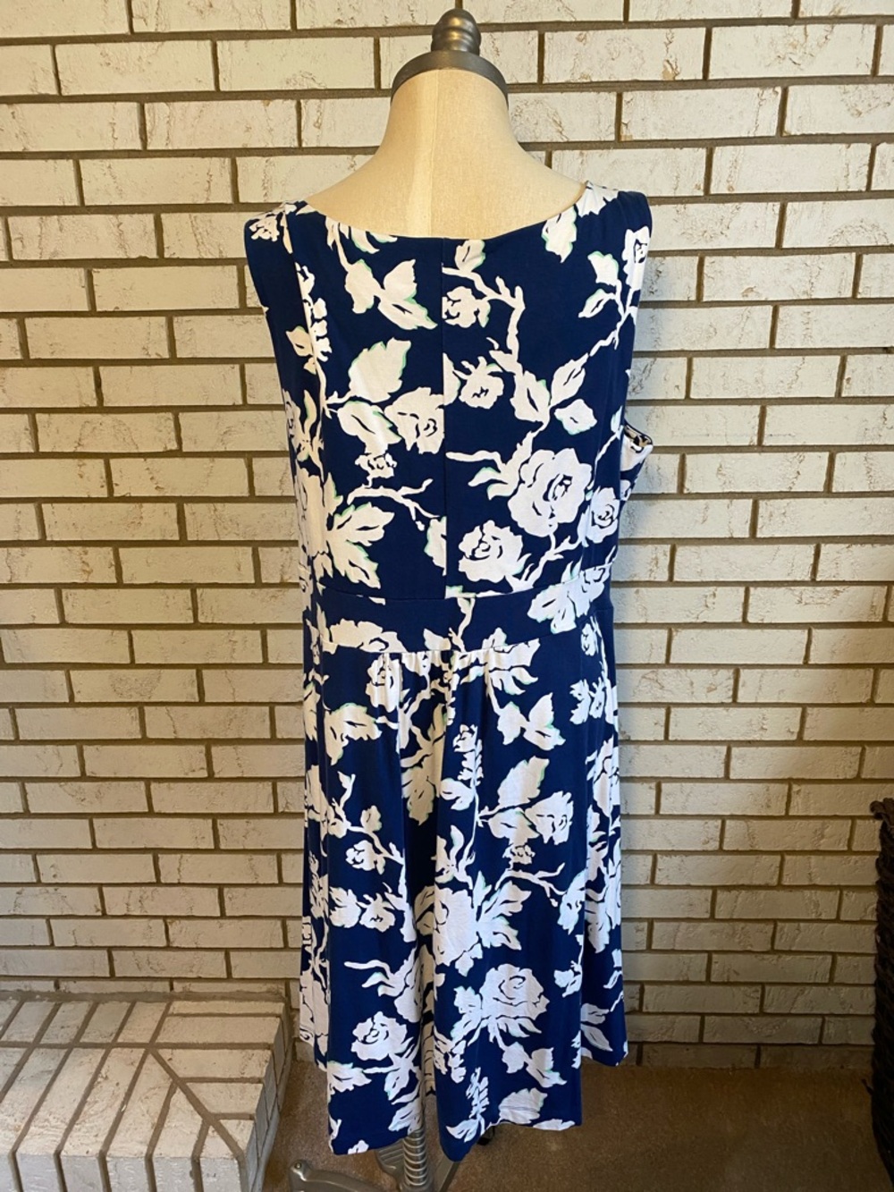 Lands' End Navy and White Floral Wrap-Style Midi Dress - Picture 4 of 6